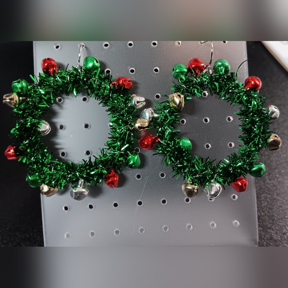 BELL WREATH EARRINGS (New)